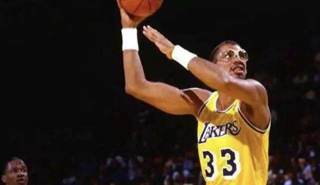 nba球员历史数据排名_nba历史球员名字_nba历史球员名单
