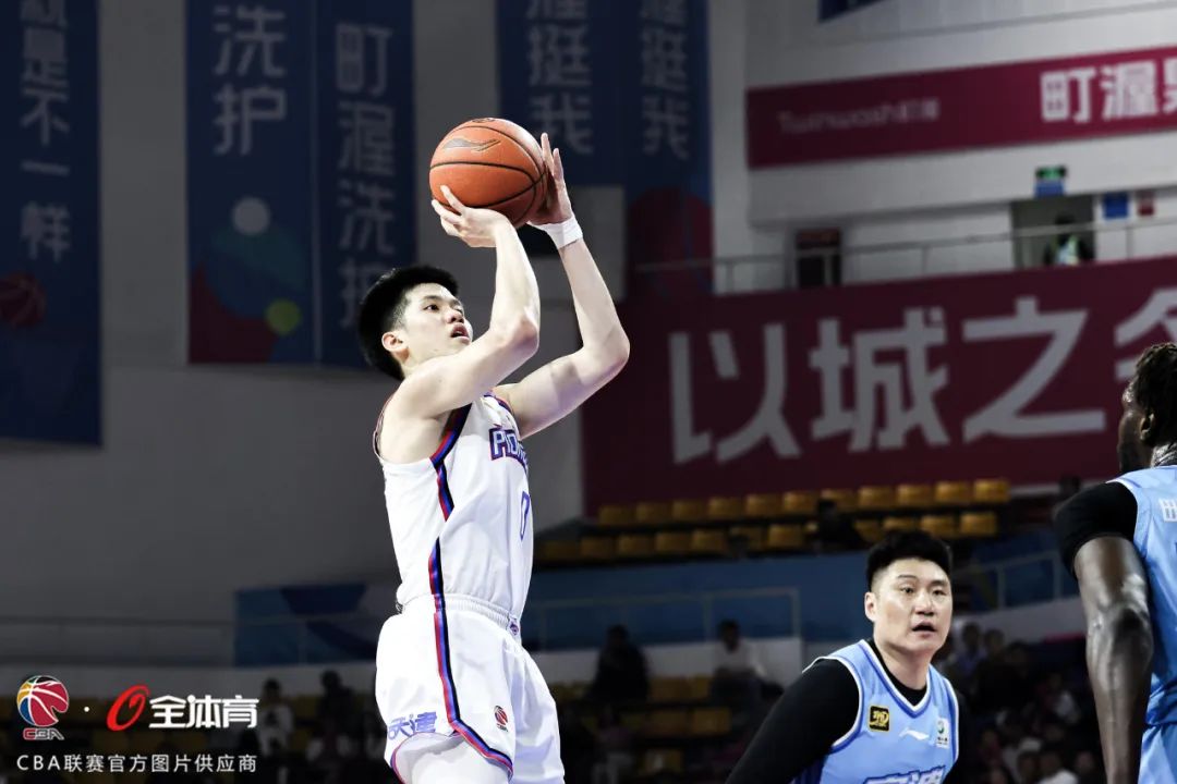 cba蓝板榜历史排名_cba历史篮板球_cba历史篮板榜
