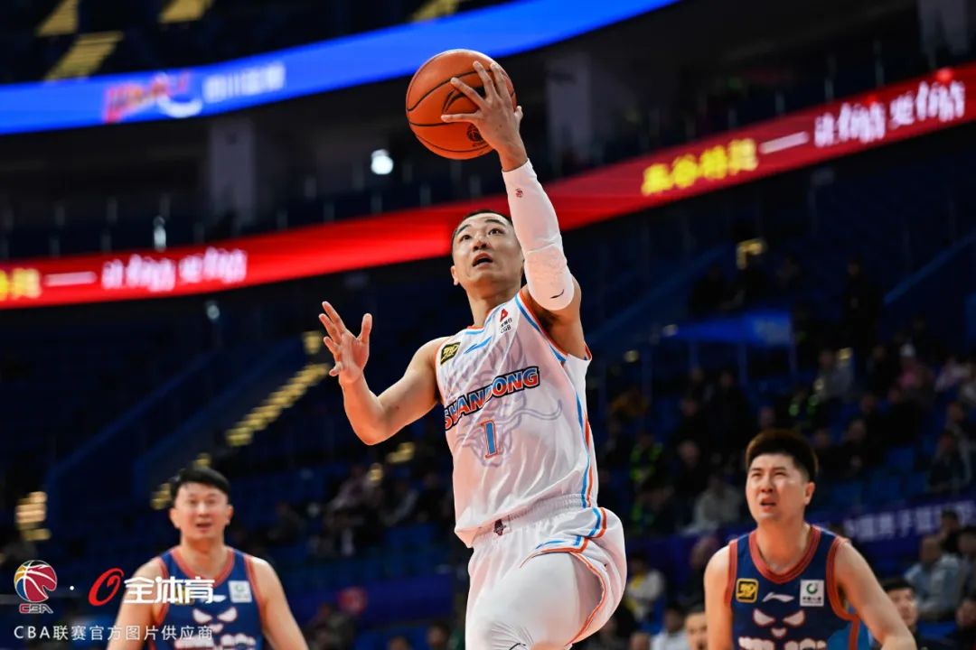 cba历史篮板球_cba蓝板榜历史排名_cba历史篮板榜