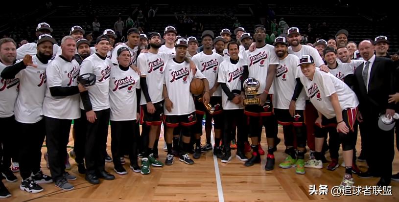 nba东决颁奖_nba东部颁奖典礼视频_nba总决赛颁奖仪式