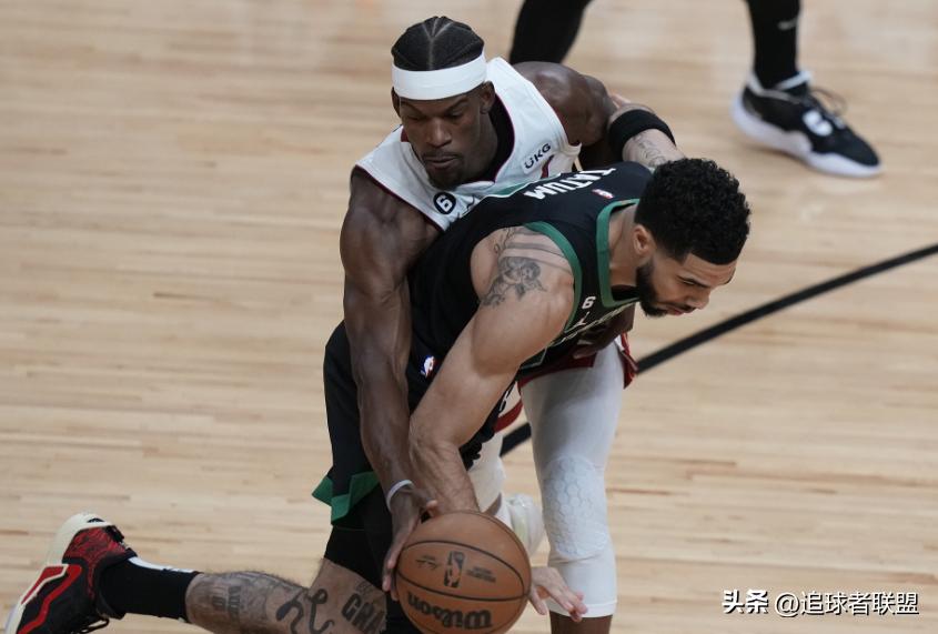 nba东决颁奖_nba东部颁奖典礼视频_nba总决赛颁奖仪式