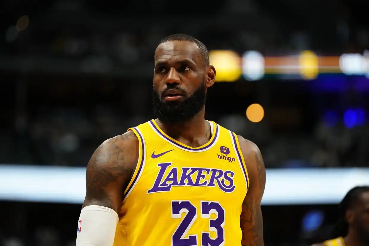 NBA 球员薪水因转播合同上涨，勒布朗 - 詹姆斯成生涯总收入最高者
