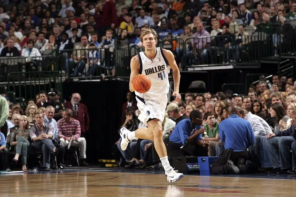 nba球员年薪排名最新_nba年薪榜_nba年薪排行榜前二十名