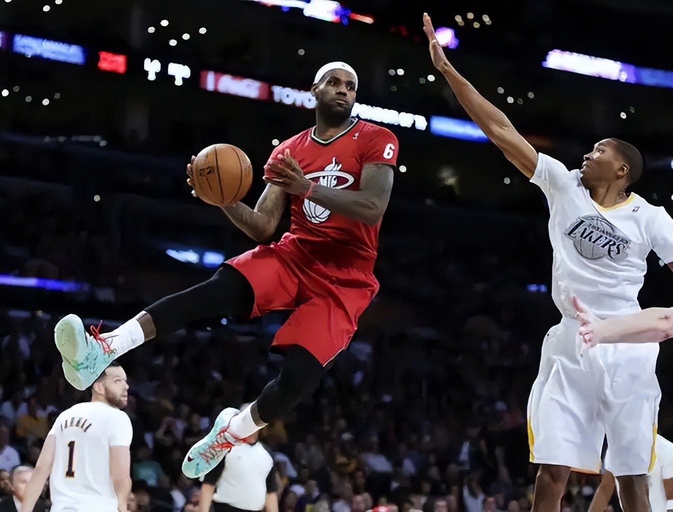 圣诞大战2020nba_2013年nba圣诞大战_圣诞大战2019回放